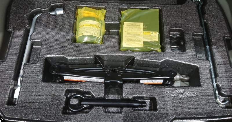 最近の車はスペアタイヤは積んでいない